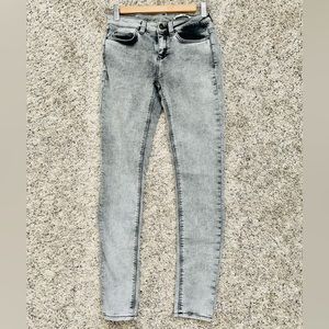 Zara medium rise slim fit jeans (size 2)